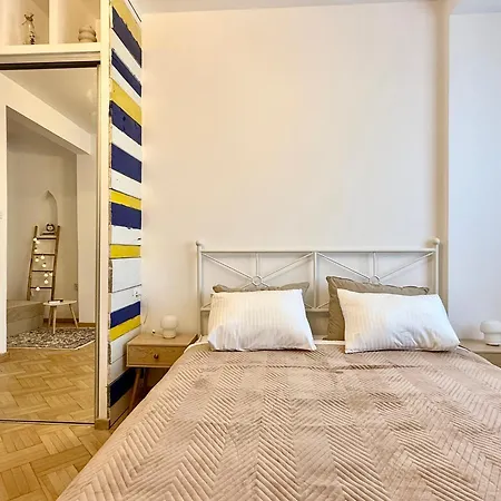 Elada Near Cismigiu Park * Bucarest