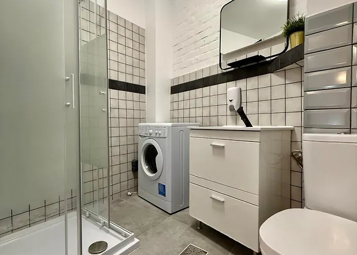 Elada Near Cismigiu Park *