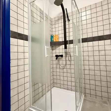 Elada Near Cismigiu Park Bükreş